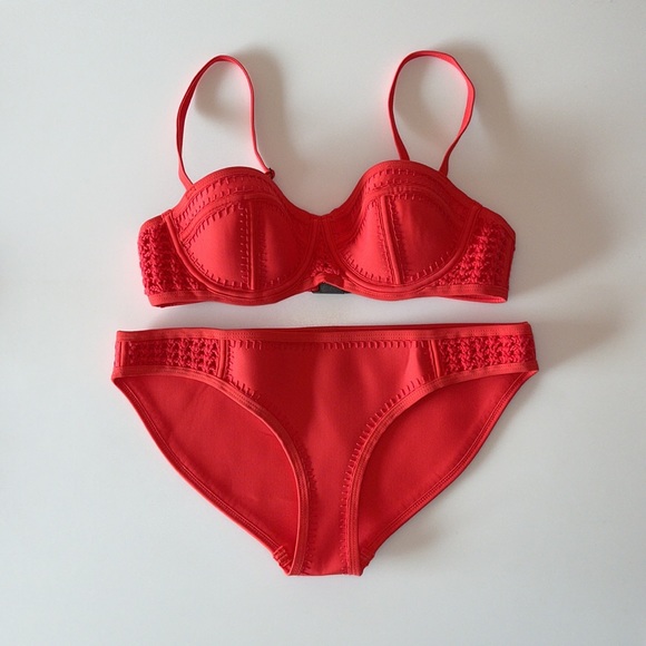 Triangl Coral Crochet Floral Bikini Set with Swim Bag - Size Small  + Medium - Picture 4 of 9